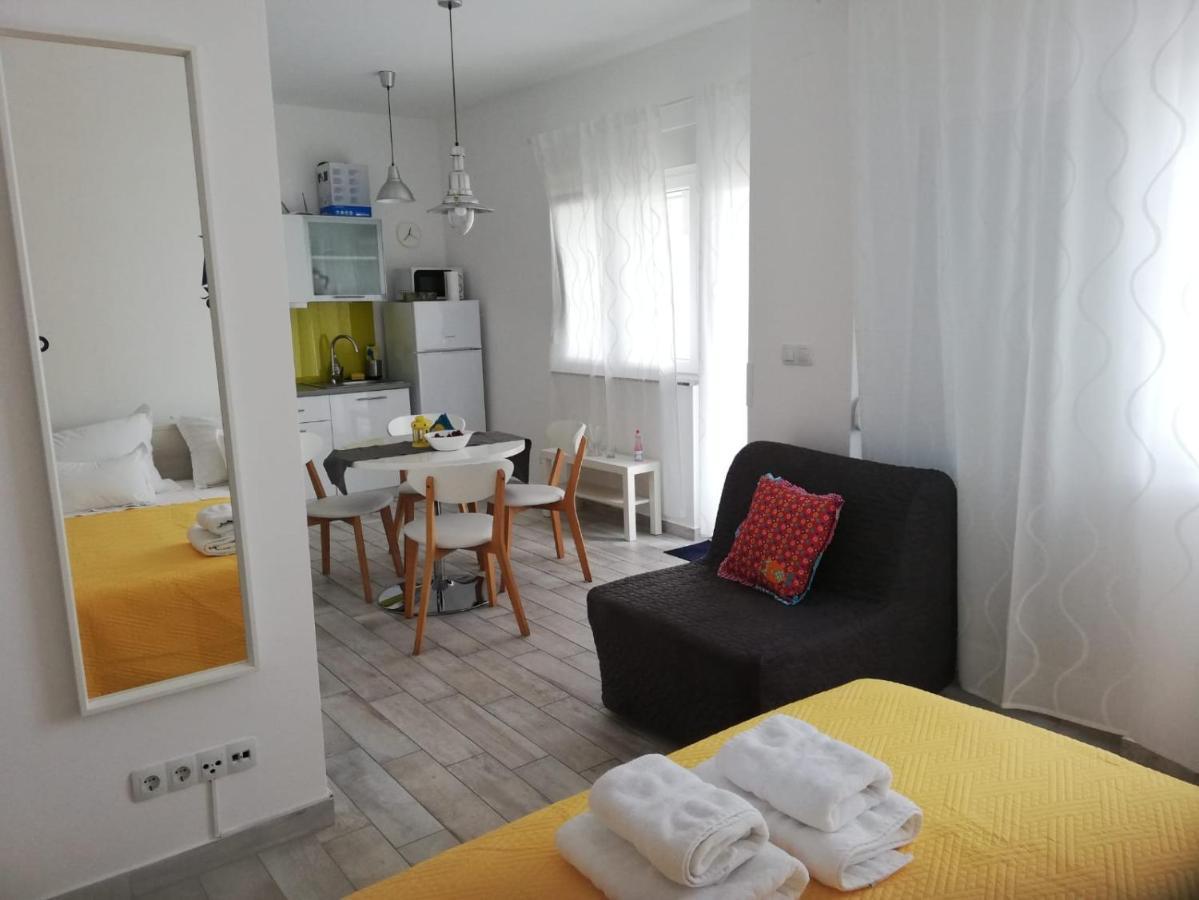 Apartment Villa Franci Паг Екстериор снимка