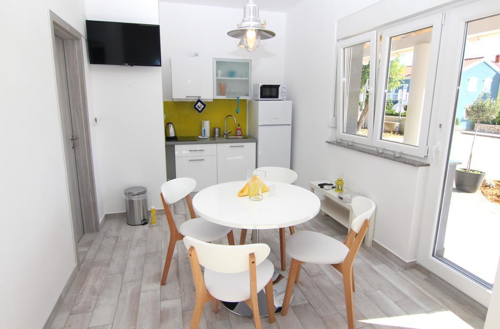 Apartment Villa Franci Паг Екстериор снимка